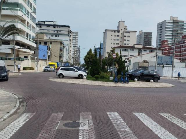#402 - Apartamento para Venda em Praia Grande - SP